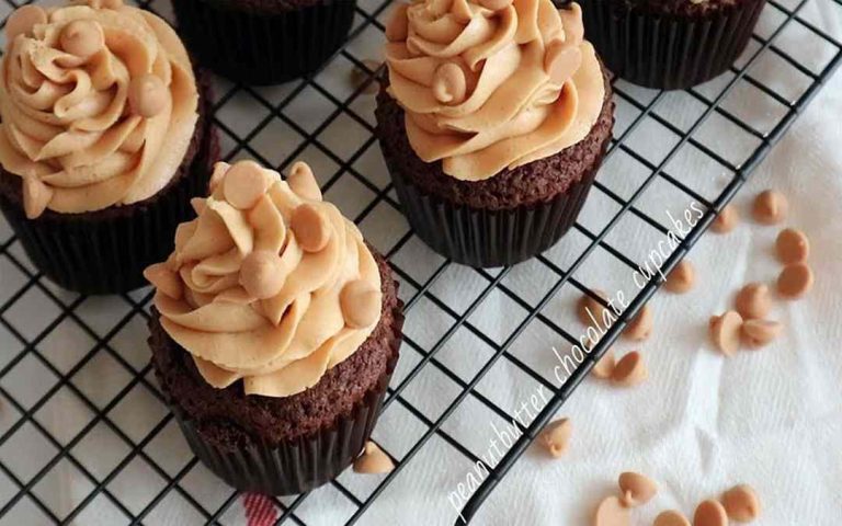 Bánh cupcake bơ đậu phộng